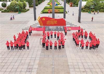 点点微光，汇聚成璀璨的星空 “党报记者 书香传递”公益活动第15季启动